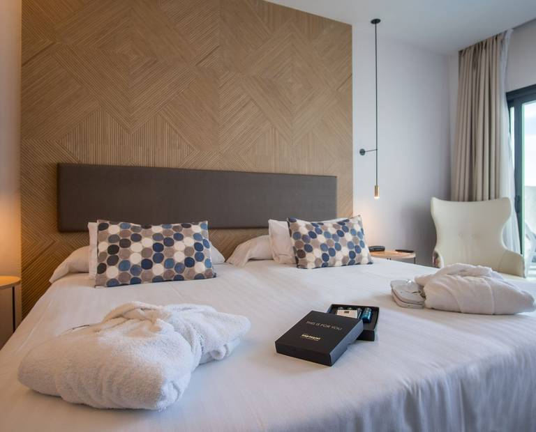 Habitación deluxe vista frontal al mar Hotel Cap Negret Altea, Alicante