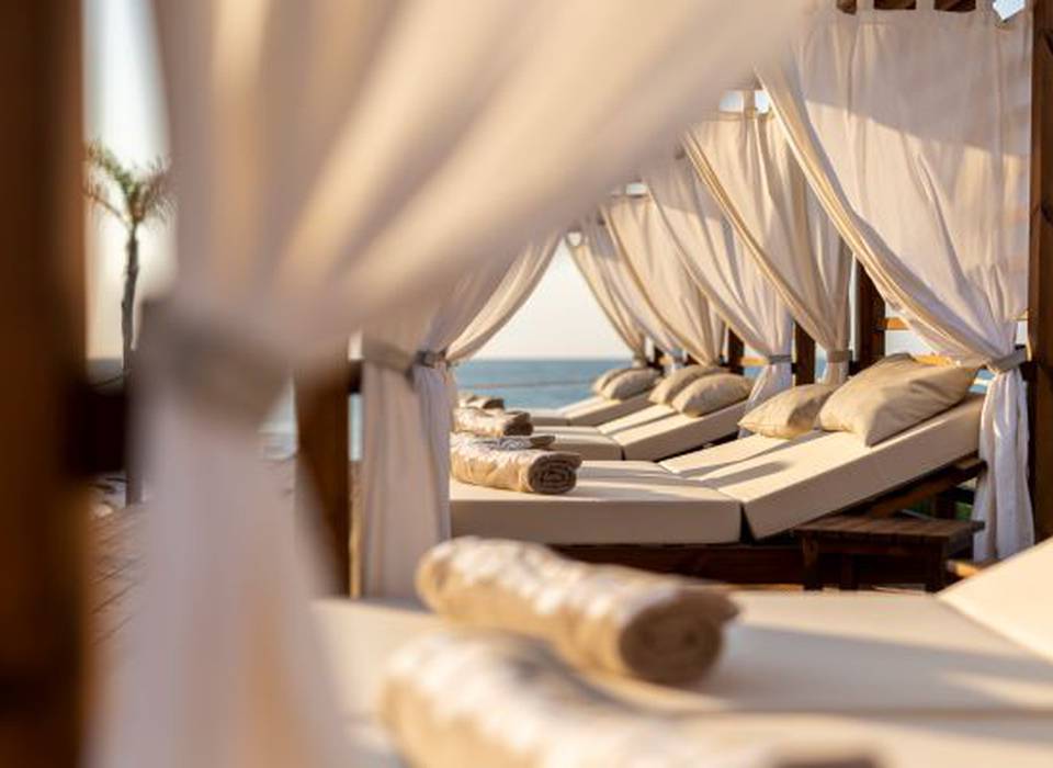 Cama balinesa Hotel Cap Negret Altea, Alicante Cama balinesa Hotel Cap Negret Altea, Alicante