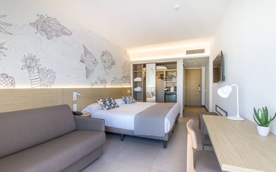 HabitaciÓn premiere plus hotel cap negret altea, alicante HabitaciÓn premiere plus hotel cap negret altea, alicante