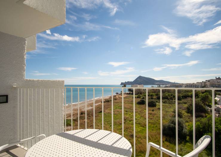 Habitación doble premiere plus Hotel Cap Negret Altea, Alicante