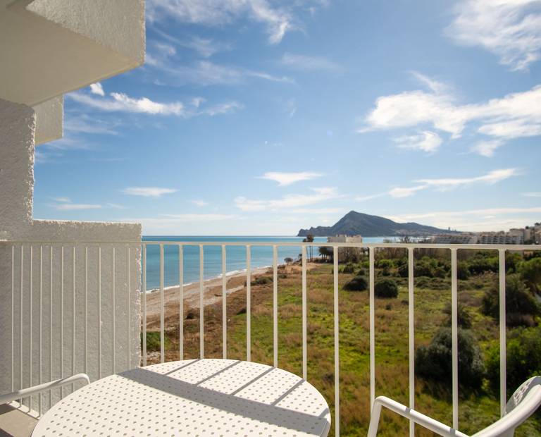 Habitación premiere plus Hotel Cap Negret Altea, Alicante