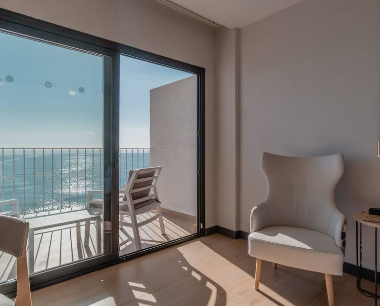 Habitación deluxe vista frontal al mar Hotel Cap Negret Altea, Alicante